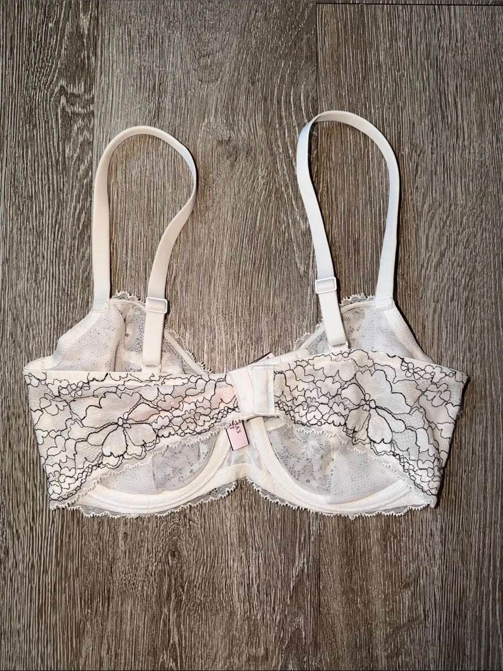 Victoria's Secret Cream Lace Bra with Black Bow  Trim sexy feminine bridal 34dd